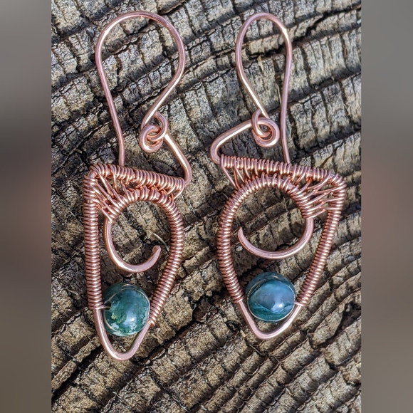 Artisan Jewelry - Artisan Earrings Hammered Copper  With Weave Detailing Green Indian Agate